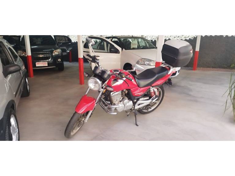 SUZUKI - GSR - 2015/2016 - Vermelha - R$ 11.900,00