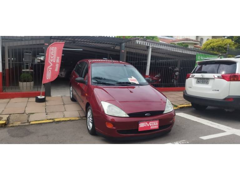 FORD - FOCUS - 2002/2002 - Vinho - R$ 24.900,00