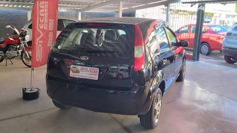FORD - FIESTA - 2004/2004 - Preta - R$ 24.900,00
