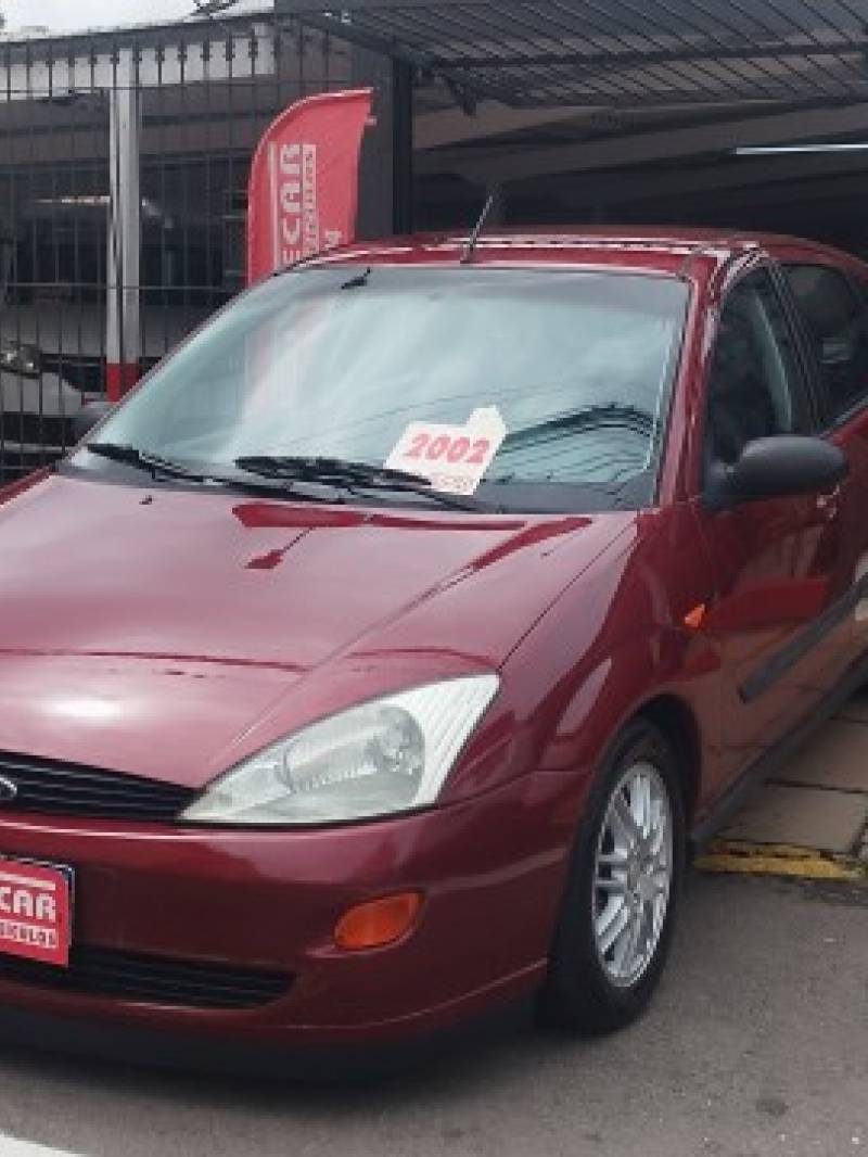 FORD - FOCUS - 2002/2002 - Vinho - Sob Consulta