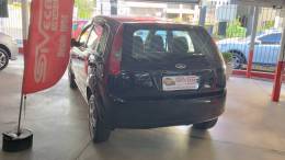 FORD - FIESTA - 2004/2004 - Preta - R$ 24.900,00